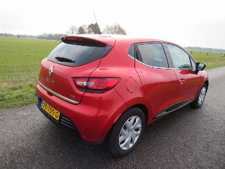Voiture accidenté Renault Clio Renault Clio 0.9 TCe 90pk Limited Airco Navigatie  2017 2017/5