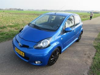 Toyota Aygo 1.0 12v 5Drs 135.000km  NAP Airco Dynamic Blue 2010 [ eerste eigenaar picture 6