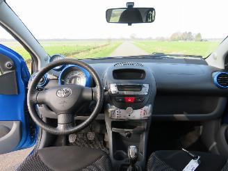 Toyota Aygo 1.0 12v 5Drs 135.000km  NAP Airco Dynamic Blue 2010 [ eerste eigenaar picture 21