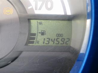 Toyota Aygo 1.0 12v 5Drs 135.000km  NAP Airco Dynamic Blue 2010 [ eerste eigenaar picture 4