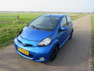 Toyota Aygo 1.0 12v 5Drs 135.000km  NAP Airco Dynamic Blue 2010 [ eerste eigenaar picture 15
