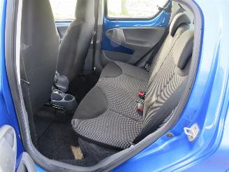 Toyota Aygo 1.0 12v 5Drs 135.000km  NAP Airco Dynamic Blue 2010 [ eerste eigenaar picture 12