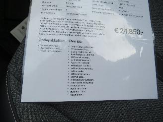 Peugeot 208 1.2 Pure Tech 100 Allure  3.000km  splinter nieuw  5drs Camera Leer Sport stoelen 2025 picture 6