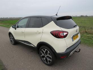 Schadeauto Renault Captur 0.9 TCE 75.000km Nap 90pk Intens 11-2017 Camera Navigatie Clima  [ nieuwstaat 2017/11