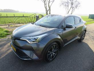 Toyota CH-R 1.8 Aut Hybride Premium  Electrische / Benzine  2017 Leer Camera .Navigatie picture 2