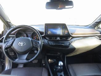Toyota CH-R 1.8 Aut Hybride Premium  Electrische / Benzine  2017 Leer Camera .Navigatie picture 4