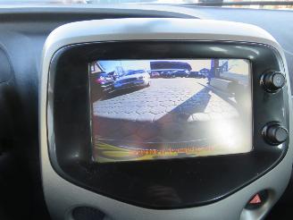 Toyota Aygo 1.0 VVT-I X Play  Airco navigatie achter uit camera 2015 picture 5