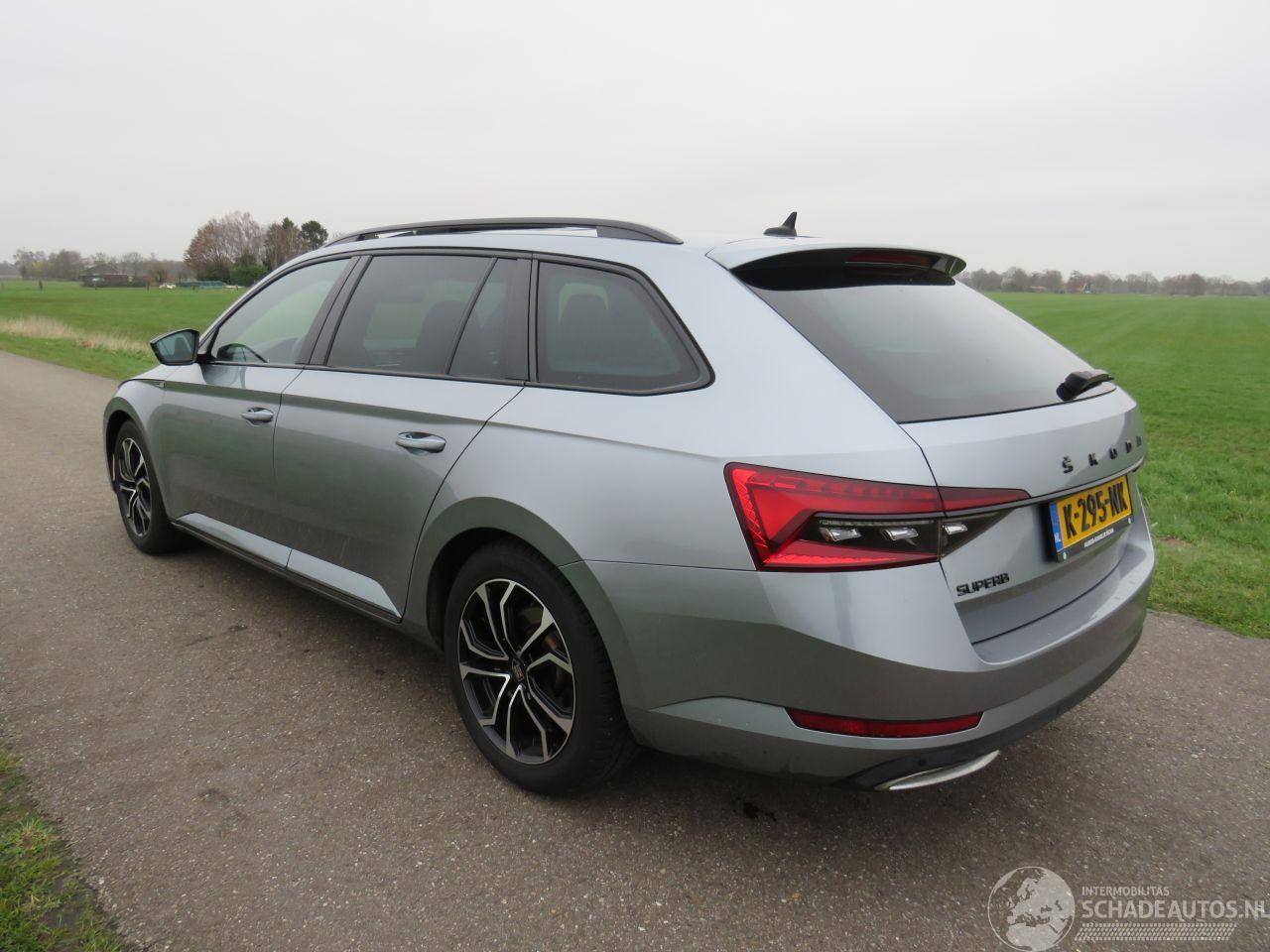 Skoda Superb Combi 1.5 TSI 150pk Automaat  ACT Sportline Busines schuifdak leer  camera navigatie