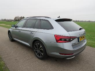 krockskadad bil auto Skoda Superb Combi 1.5 TSI 150pk Automaat  ACT Sportline Busines schuifdak leer  camera navigatie 2020/8