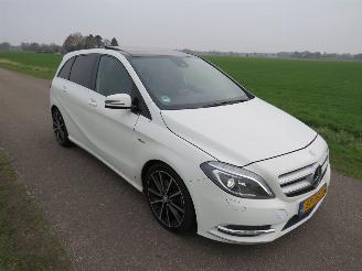 Mercedes B-klasse 1.8 122pk  Avangarde Euro 6 159.000km Orgineel  mpv Leer Navigatie Stoelverwarming picture 8