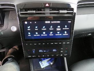 Hyundai Tucson 1.6 4x4  Elektrisch/ Benzine Automaat  Full Hybride plug in 1.6 T-GDI PHEV 180PK Comfort 4x4 18.000KM NAP picture 16