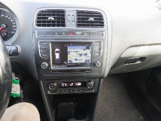 Volkswagen Polo 1.2 TSi 90pk 5drs Navigatie Aircoclimaat 2017 picture 24
