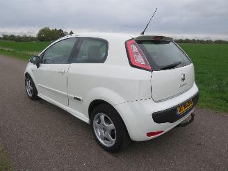 Fiat Punto Evo 1.3 M JTD Dynamic  2010 Airco  parkeerschade picture 17