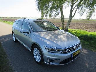 skadebil auto Volkswagen Passat 1.4 TSI GTE 156 pk Aut  Hybride Benzine Electrich  Connected Series Plus[ nieuw nieuw staat 2016/11