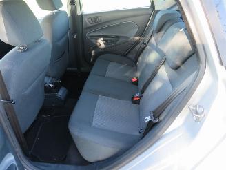 Ford Fiesta 1.2 Limited 2010-11 Airco 5 Drs  PARKEERSCHADE picture 18