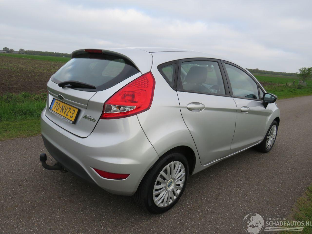 Ford Fiesta 1.2 Limited 2010-11 Airco 5 Drs  PARKEERSCHADE