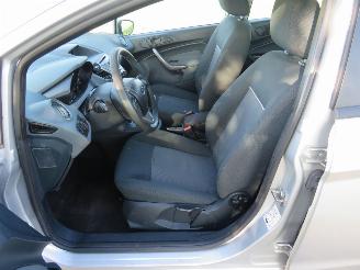 Ford Fiesta 1.2 Limited 2010-11 Airco 5 Drs  PARKEERSCHADE picture 12