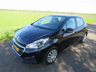 Peugeot 208 1.2 82pk  60.000km nap Pure Tech Action Navigatie Airco 2016  [ nieuwstaat picture 16