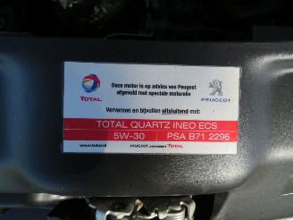 Peugeot 208 1.2 82pk  60.000km nap Pure Tech Action Navigatie Airco 2016  [ nieuwstaat picture 17