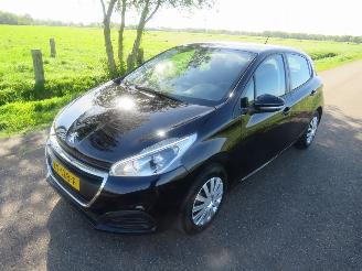 Peugeot 208 1.2 82pk  60.000km nap Pure Tech Action Navigatie Airco 2016  [ nieuwstaat picture 13