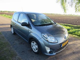 krockskadad bil auto Renault Twingo 1.2 75pk170.000 km 2011-11 Airco schadevrij 2011/11