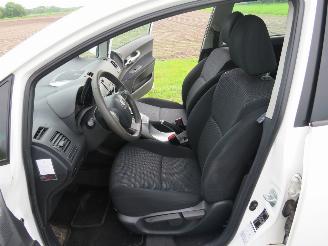 Toyota Auris 1.8 Automaat  Full Hybrid Elektrisch benzine 170.000km camera navigatie  airco picture 6