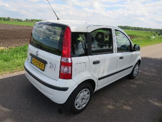 Vaurioauto  passenger cars Fiat Panda 12 70pkEditon 127.000km Airco  2012 [ schadevrij 2012/8