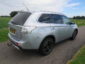 skadebil auto Mitsubishi Outlander 2.0  121PK PHEV 4X4 PLUG IN  HYBRIDE EXECUTIVE X LINE EDITION 2015  CAMERA 2015/10