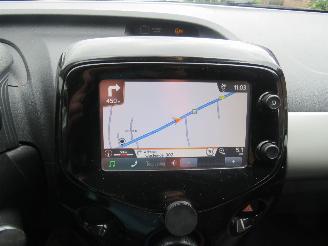 Peugeot 108 1.2 VTI Allure  192.000km  Orgineel Navigatie  Airco  2014 schadevrij picture 5