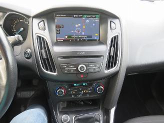 Ford Focus 1.0 92 Kw  125 pk Titanium Edition Navigatie  Schadevrij  Top Staat  2015-12 top picture 4