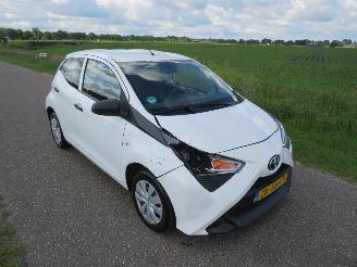 Toyota Aygo 1.0 VVT-I  57.000km nap X Fun  2019 5drs Airco picture 8