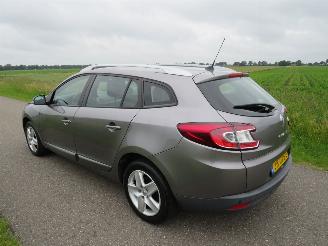 krockskadad bil auto Renault Mégane 1.2 TCe Collection 116pk 190.000km nap 2014/5
