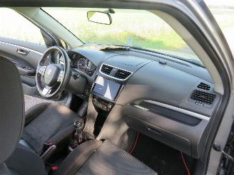 Suzuki Swift 1.6 SPORT136pk camera navigatie clima picture 3