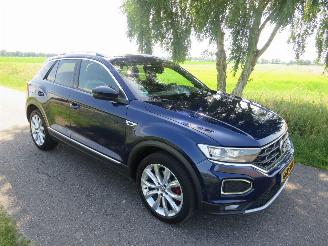 skadebil auto Volkswagen T-Roc 2.0 TSi 190pk  4 Motion R Sport 4X4 2019 190pk Automaat Camera Sport vol optie 2019/11