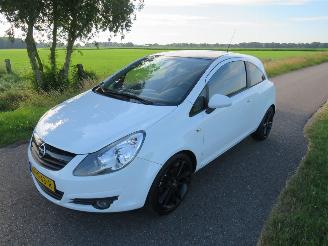 krockskadad bil auto Opel Corsa Opel Corsa 1.4-16V \'111\' Edition Navigatie Airco schadevrij 2010/4