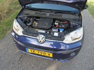 Volkswagen Up! 1.0 High UP  89.000KM 5drs Nap Camera Navigatie  Airco  stormschade  2015 picture 13