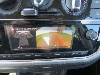 Volkswagen Up! 1.0 High UP  89.000KM 5drs Nap Camera Navigatie  Airco  stormschade  2015 picture 4