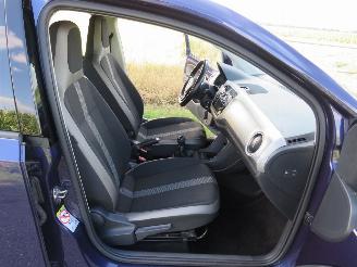 Volkswagen Up! 1.0 High UP  89.000KM 5drs Nap Camera Navigatie  Airco  stormschade  2015 picture 12