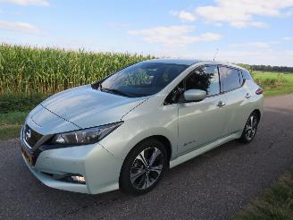 Uttjänta bilar auto Nissan Leaf 2.ZERO EDITION 40 kWh Elektrisch Automaat Camera Stoelverwarming Navigatie schadevrij 2018/4