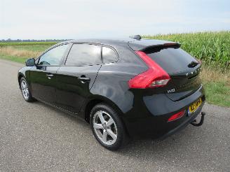 Auto incidentate Volvo V-40 2.0 T2 122pk Nordic+ 130.000km nap 5drs Airco Stoelverwarmig Navigatie Camera  [ nieuwstaat 2017/3