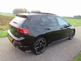 Voiture accidenté Volkswagen Golf 1.5 E TSi R Line Aut  11.000km Nap 150pk Elektrische /Benzine 50.000 nieuwprijs 2026/2