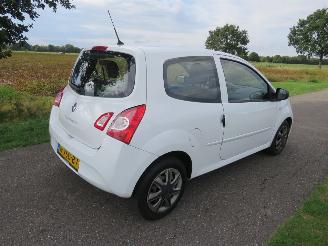 Vaurioauto  passenger cars Renault Twingo 1.2 16v 2012-12   Airco  Schadevrij  nette auto 2012/12