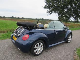 Damaged car Volkswagen Beetle 2.0 116pk New Beetle Cabriolet Leer Stoelverwarming parkeerschade 2013/10