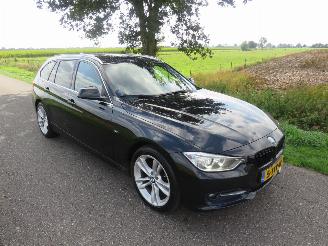 BMW 3-serie Touring 1.6  136pk  Automaat  High Executive 2014  [ zeer luxe uitvoering top staat picture 24