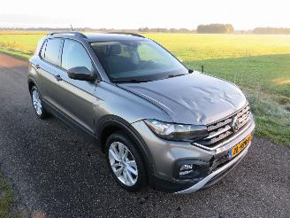 Avarii autoturisme Volkswagen T-Cross 1.0 TSi Life 95pk Euro 6 Camera Navigatie clima sportstoelen  enz enz 2019/11