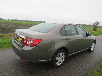 Coche accidentado Chevrolet Epica 2.5  156pk Executive  6 Cilnder Automaat   Sedan Leer Splinter nieuwe Apk 2006/11