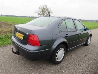Coche accidentado Volkswagen Bora 2.3 V5 Highline Sedan 213000 Airco  Topstaat 1999/10