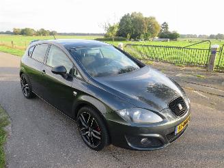 Voiture accidenté Seat Leon 1.2 TSi  105pk  Bisinesline Highline  2010 topstaat   5drsEuro 6 2010/9