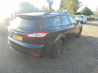 Schadeauto Ford Mondeo 1.6 tdci 2011/8