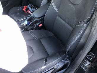 Volvo V-40 V40 1.6 D2 Momentum picture 13